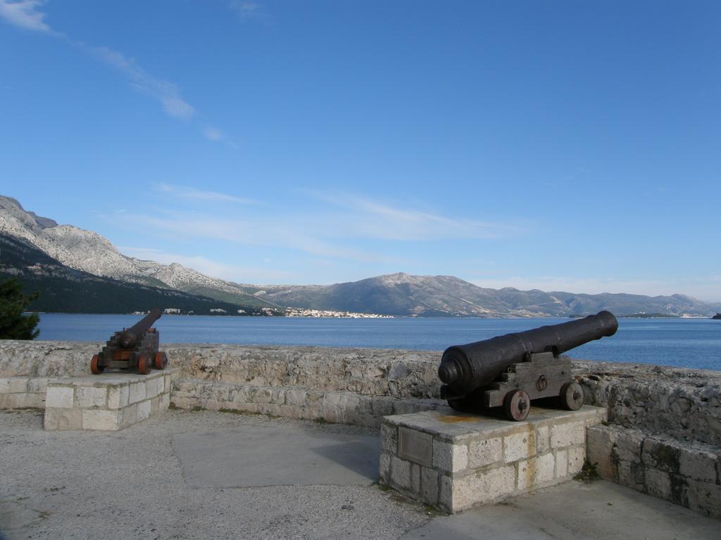 Apartments Cebalo - Ekonomija Korcula Town Exterior photo